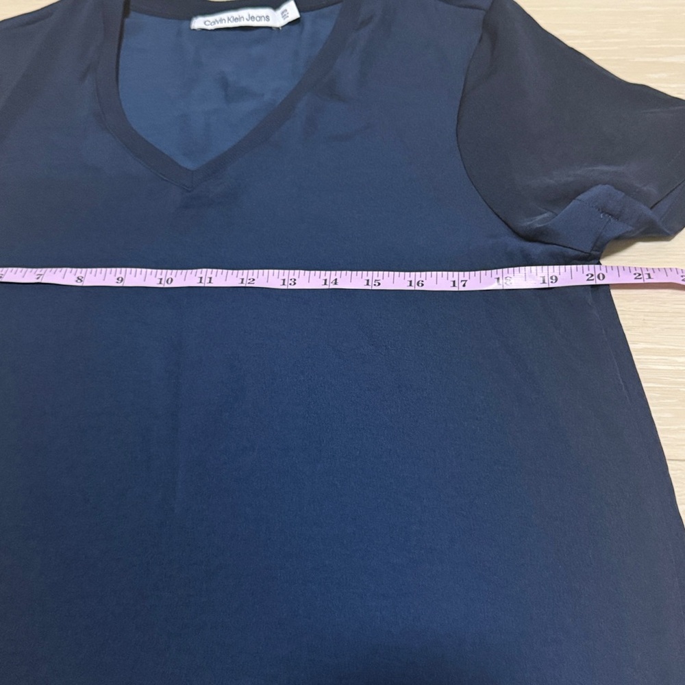 Calvin Klein Navy Blue Women's V-Neck Top - Picture 4 of 6